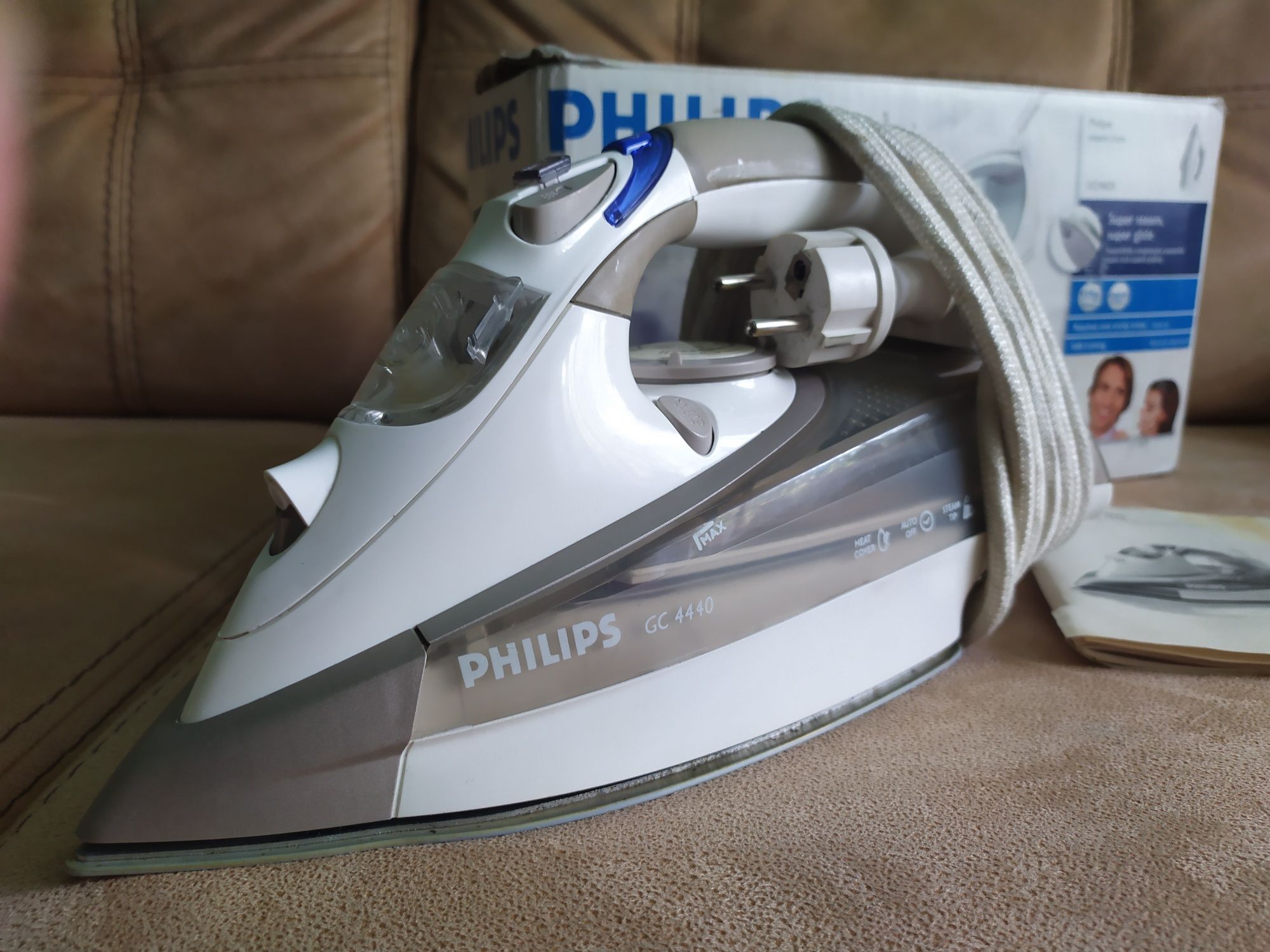 Утюг Philips GC 4440 Steam Iron