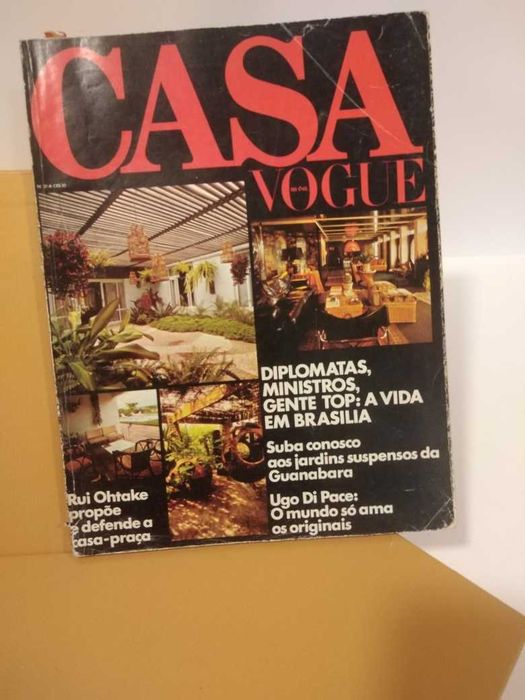 vários revistas de decoração interiores