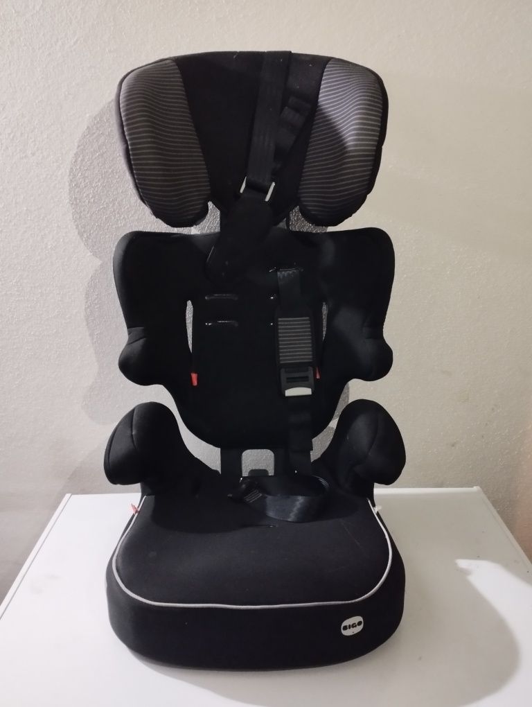 Cadeirinha bebé com encosto removível