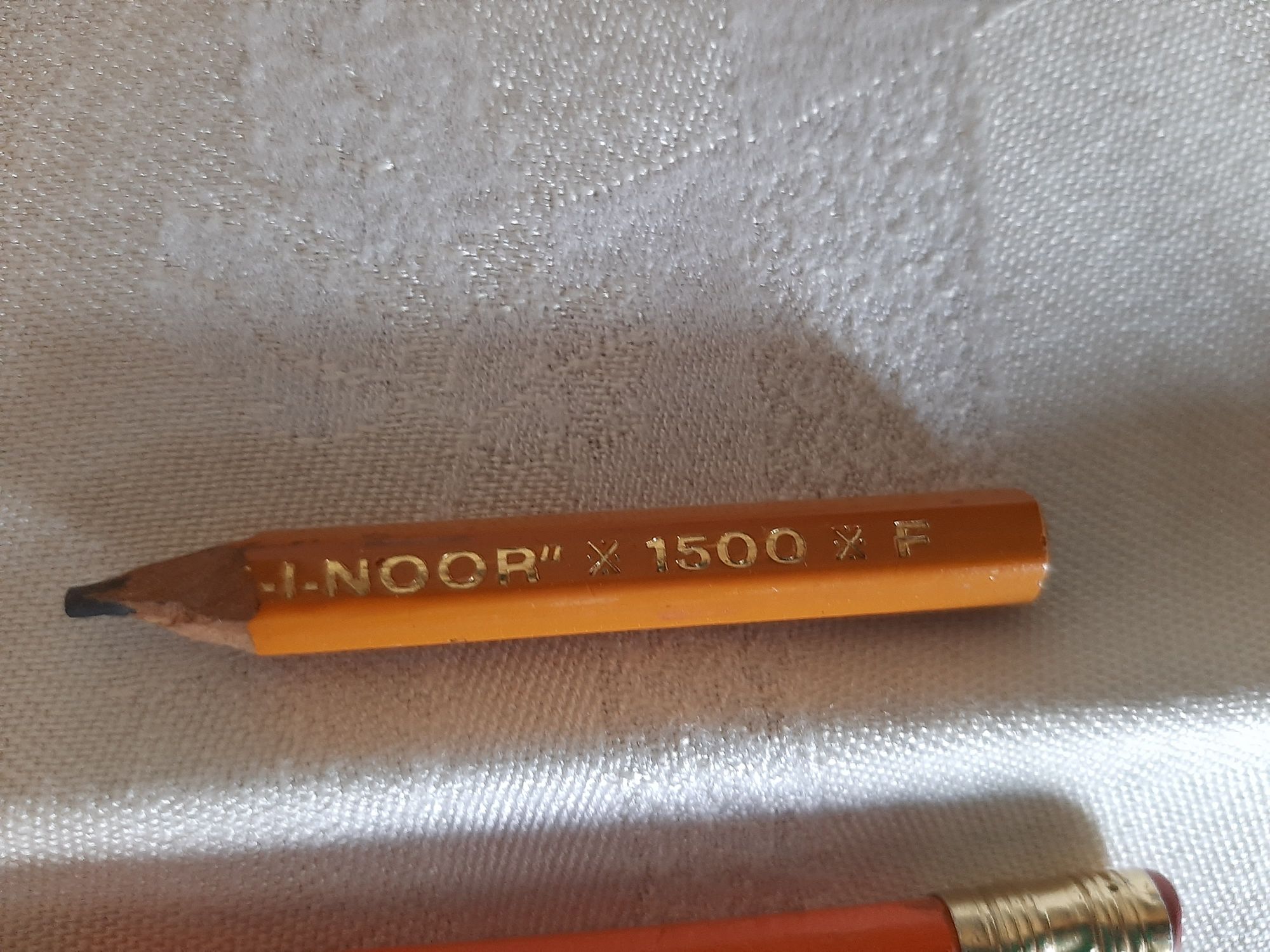 Zestaw  dobrych ołówkow plus wkłady vintage do pisania