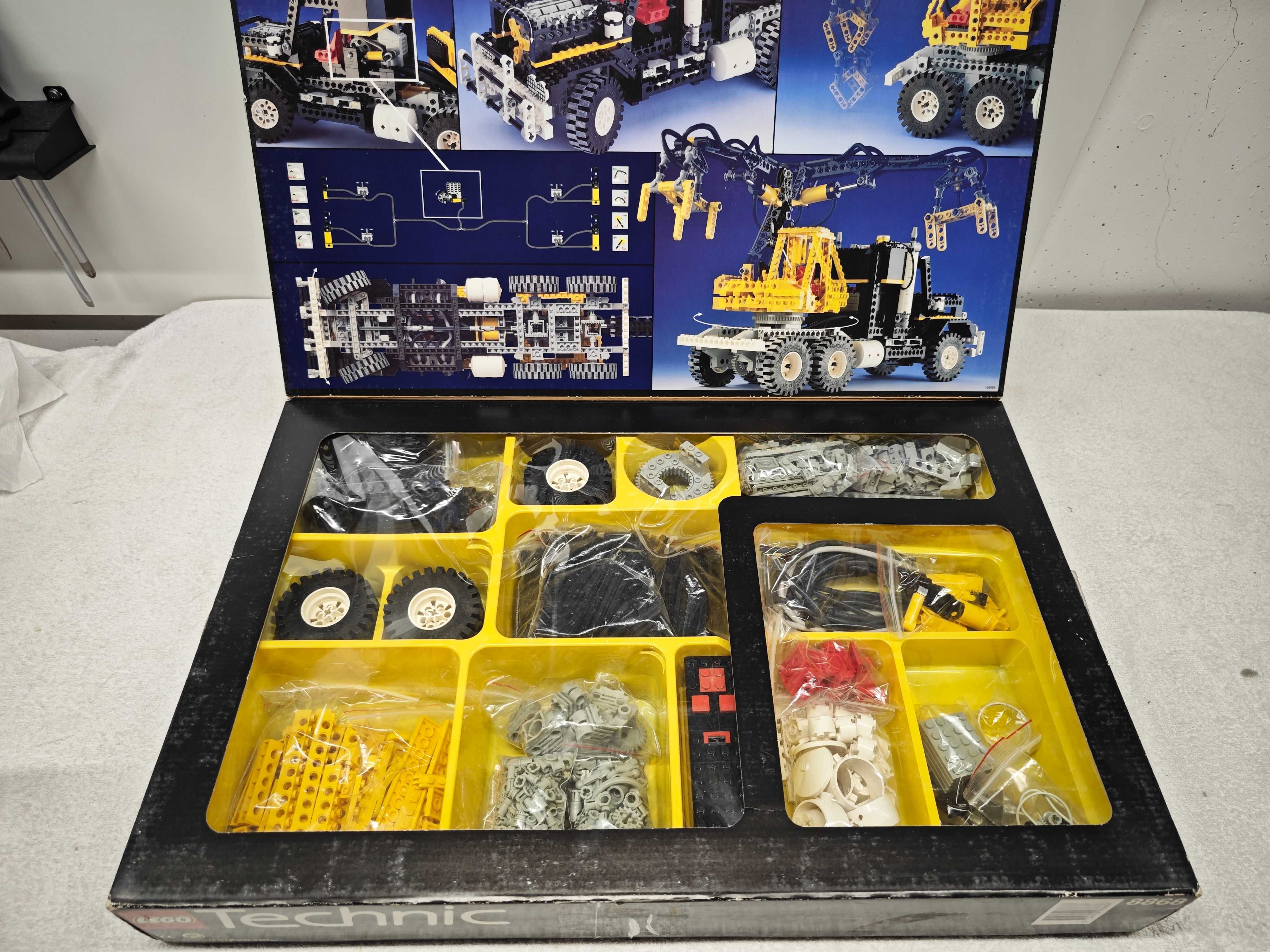 Lego Technic 8868 "Air Tech Claw Rig"; 1992; [83]