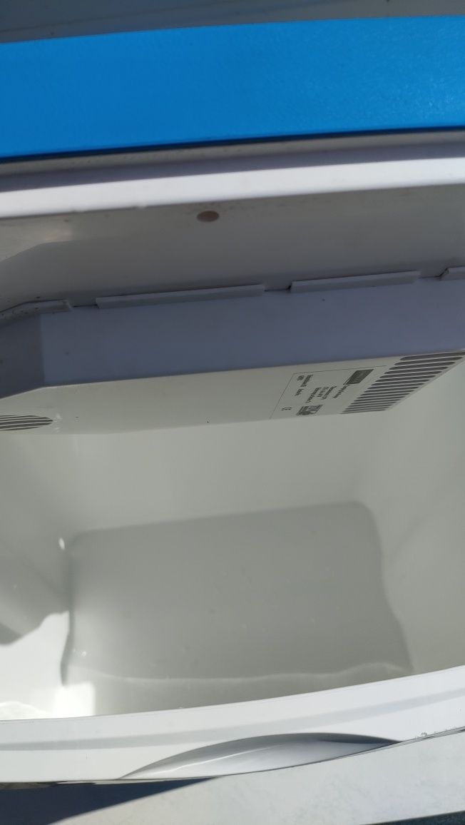 Lodówka turystyczna 12 V i 230 V