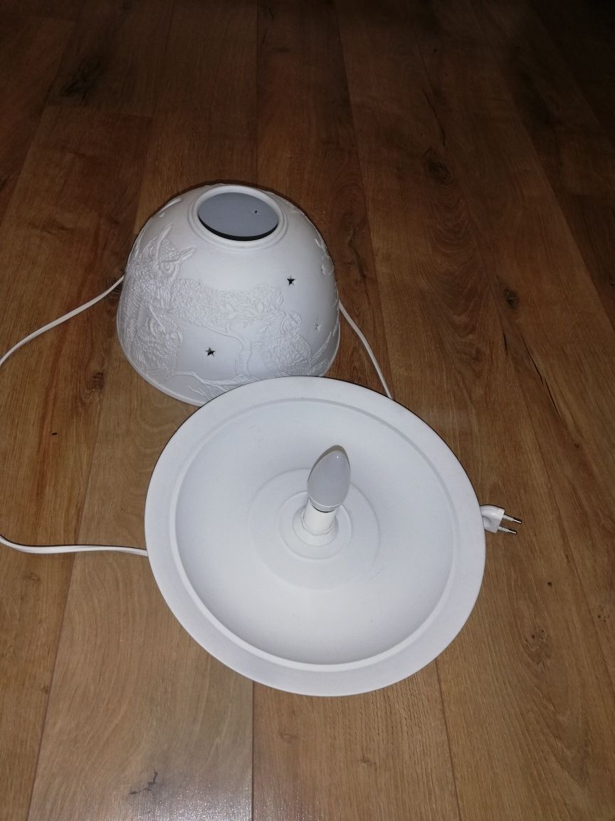 Duża lampa na stolik