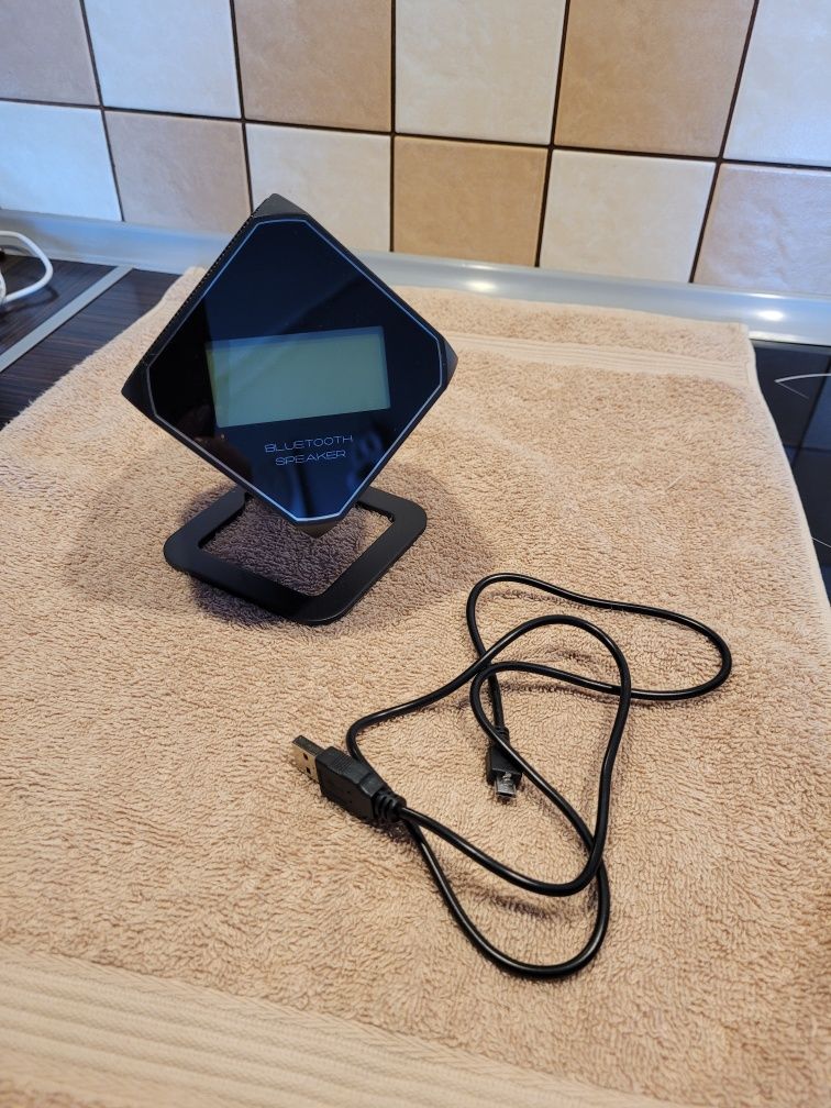 Głośnik bluetooth z zegarem