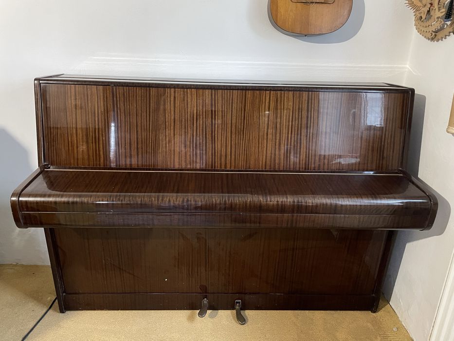 Pianino Calisia z 80-tych lat za darmo