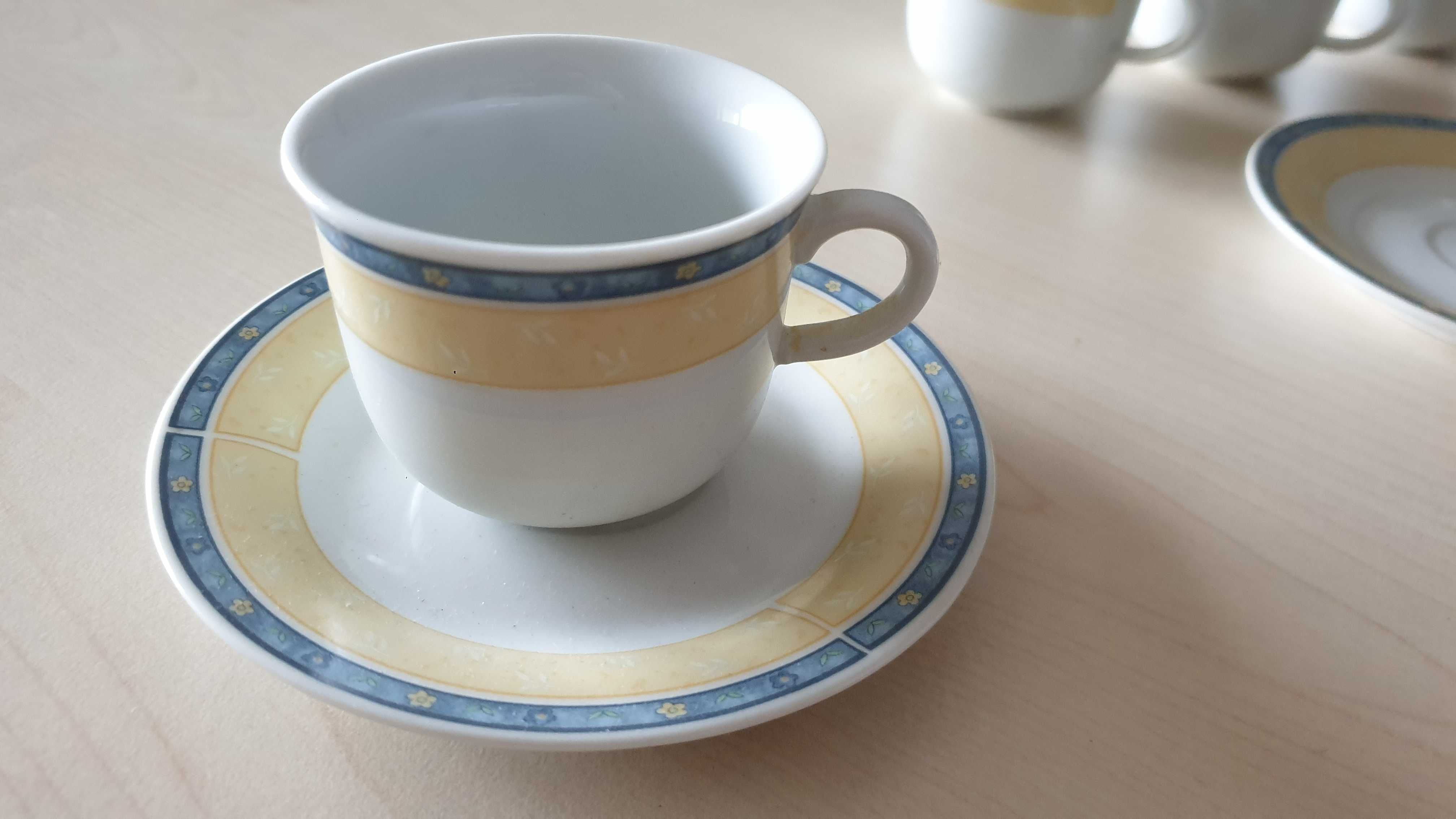 Zestaw / komplet porcelanowych filiżanek z podstawkami