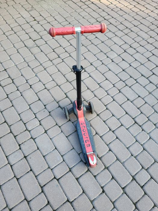 Hulajnoga sprzedam hulajnogę