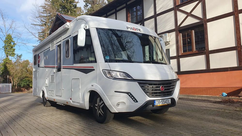 PILOTE G781GJ  Pilote bogato wyposażony