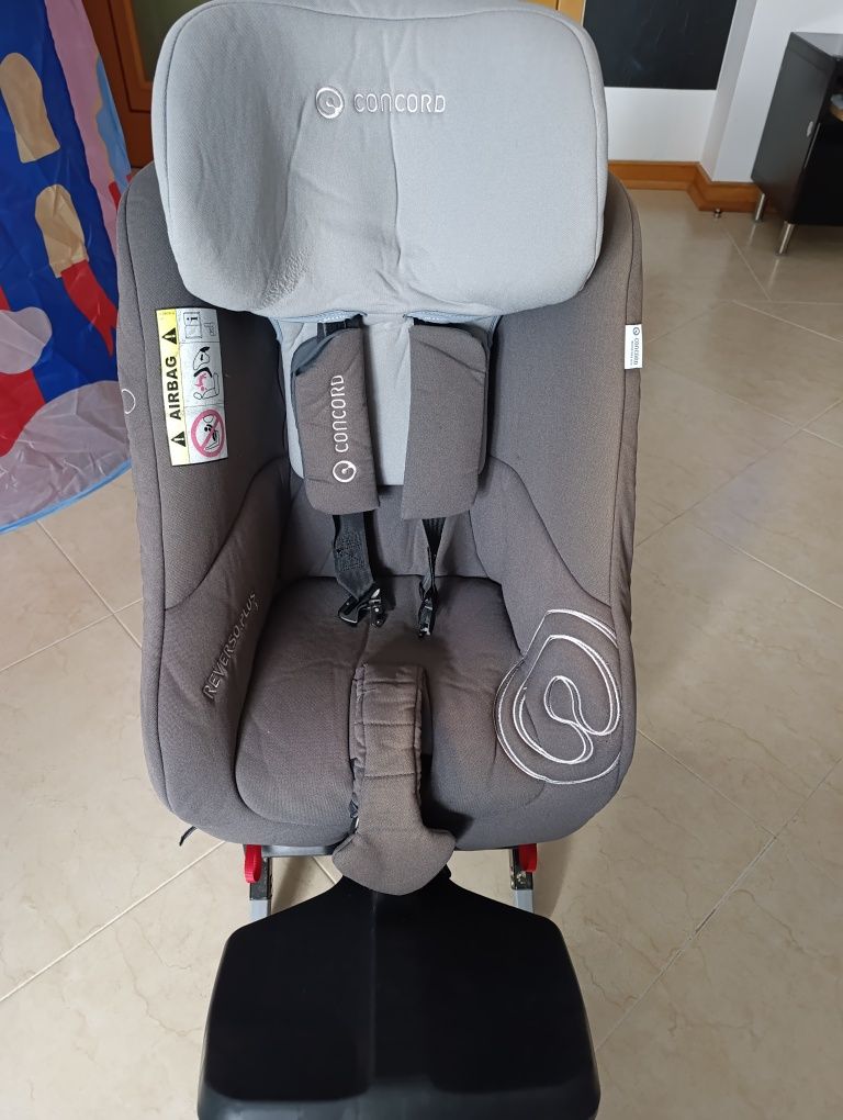 Cadeira Auto Concord Reverso Plus i-Size (0-4 anos)