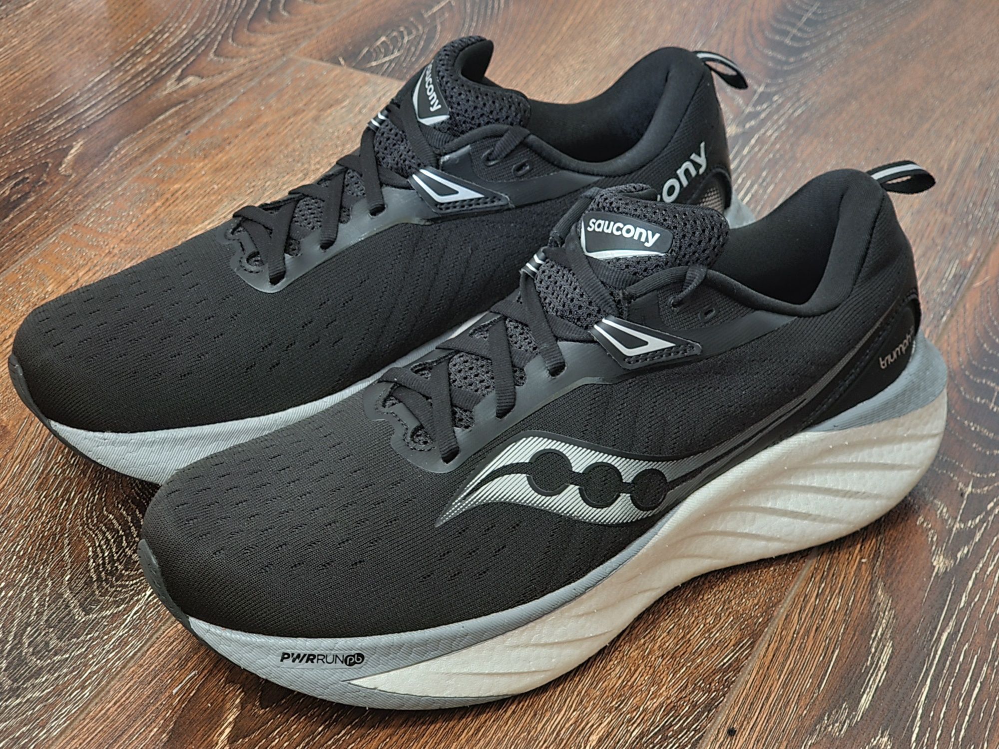 Оригінал 100% чоловічі кросівки saucony triumph 22  eur 46