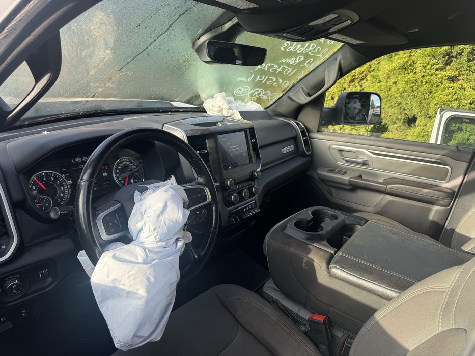 Ram V 2022 5.7Hemi V8 **4X4**100tyś km **big horn*Uszkodzony**