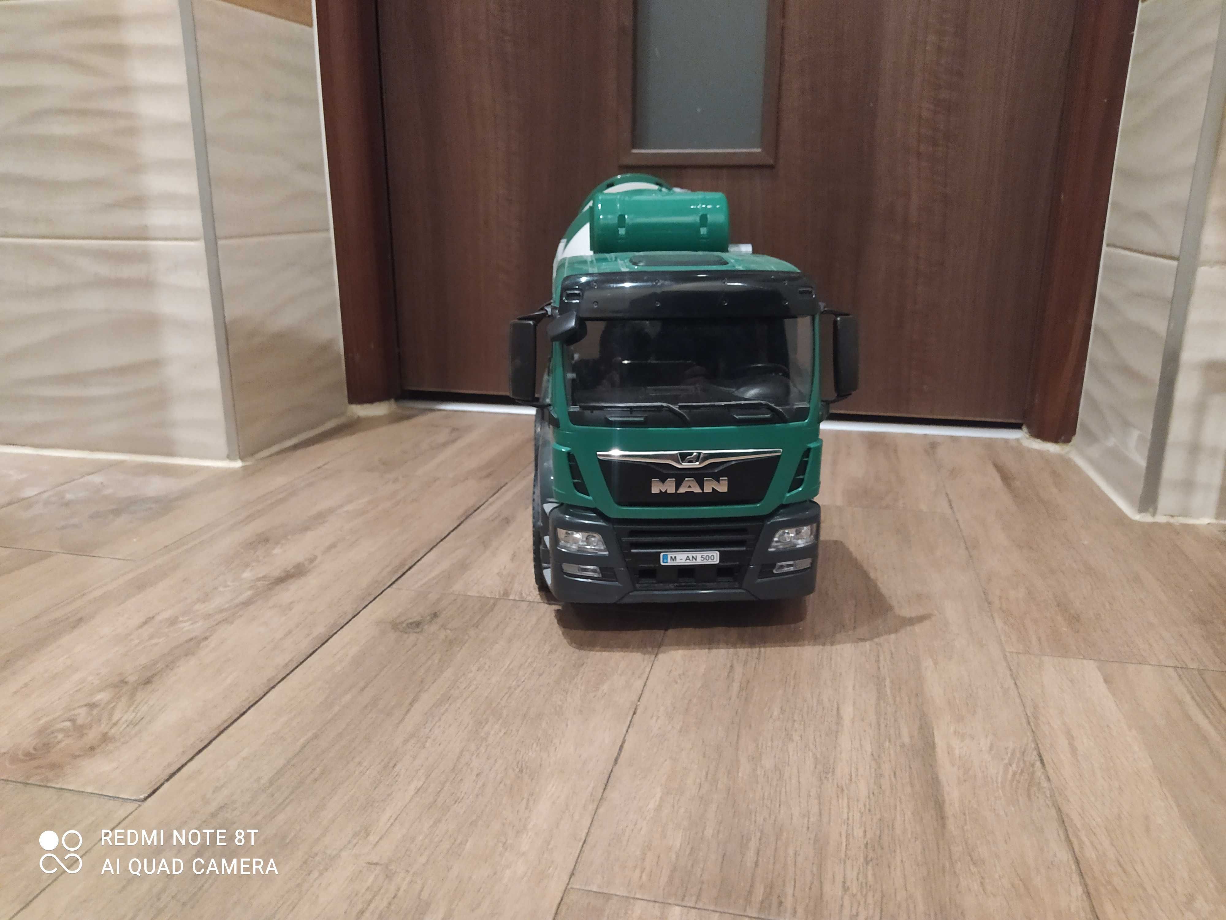 BRUDER MAN auto betoniarka gruszka. Na prezent.