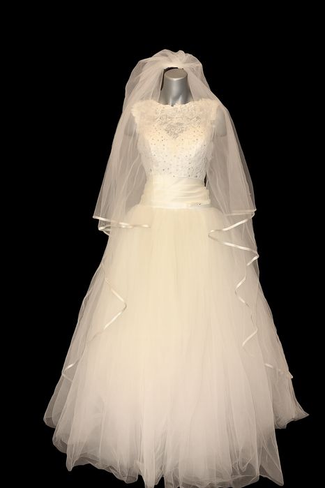 Сукня на прокат.