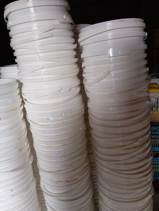 Продам б/у ведра 5лт