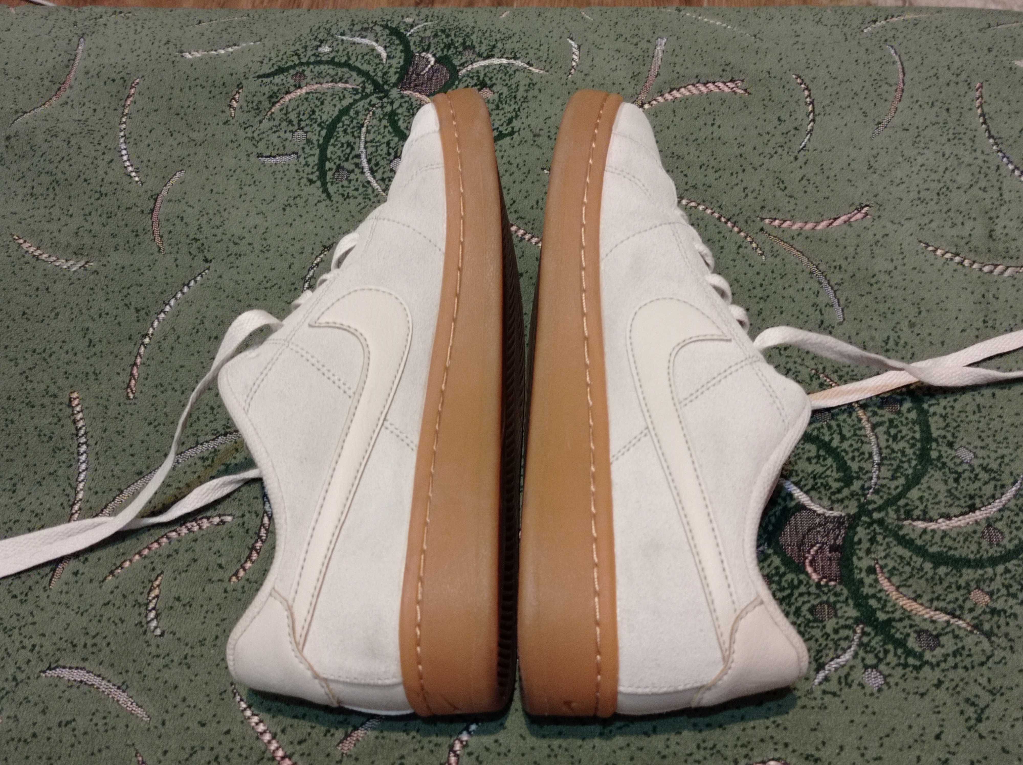 Кроссовки /кеды кожаные Nike оригинал размер-39  стелька-25см