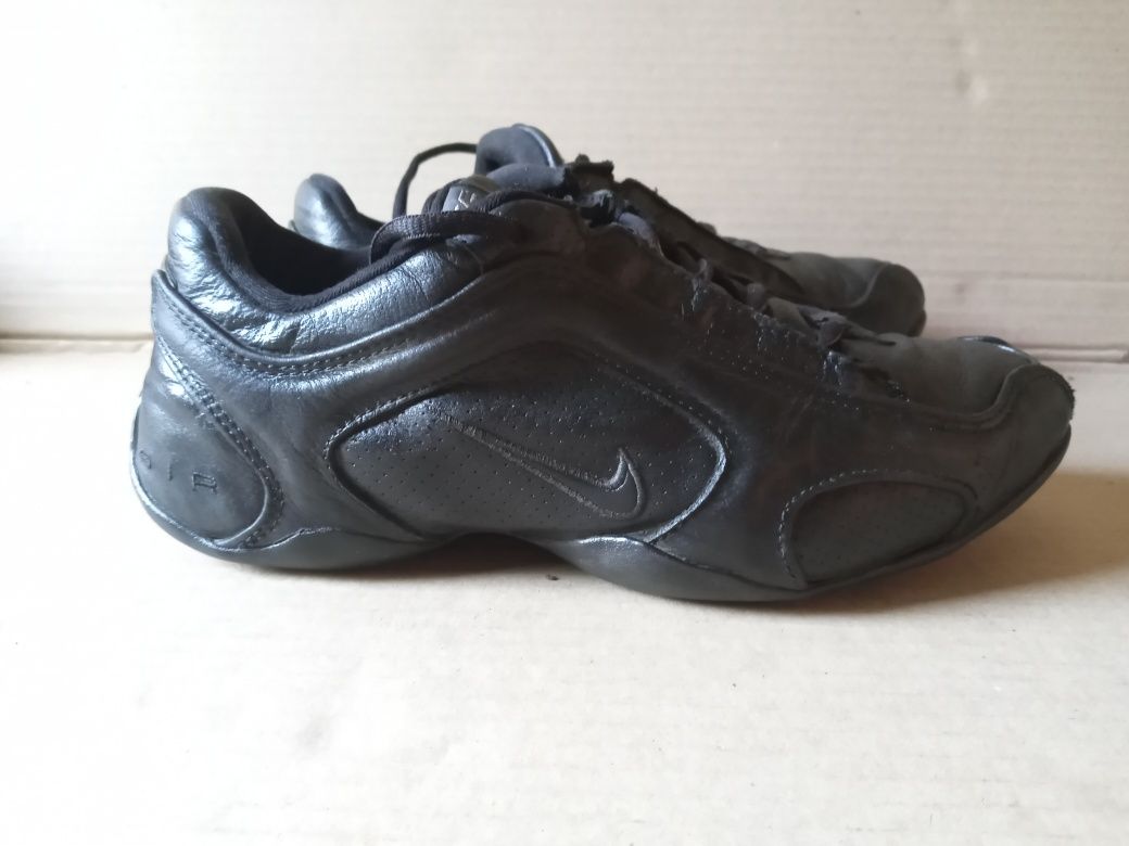 Кроссовки nike chikara 40 размер