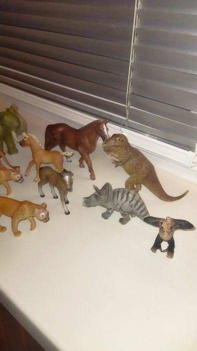 Фігурки schleich, шляйх. Слон, леа, кінь, динозавр