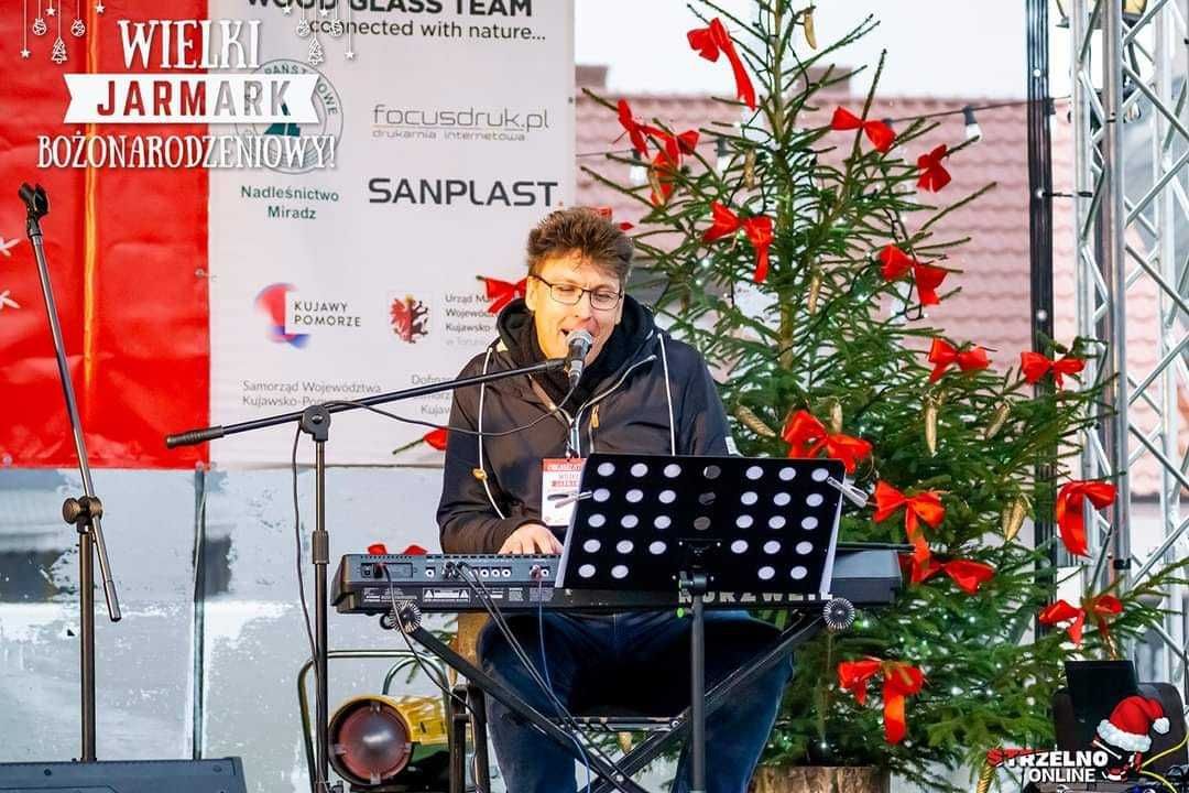 Nauka gry na gitarze, keybordzie, akordeonie, perkusji.