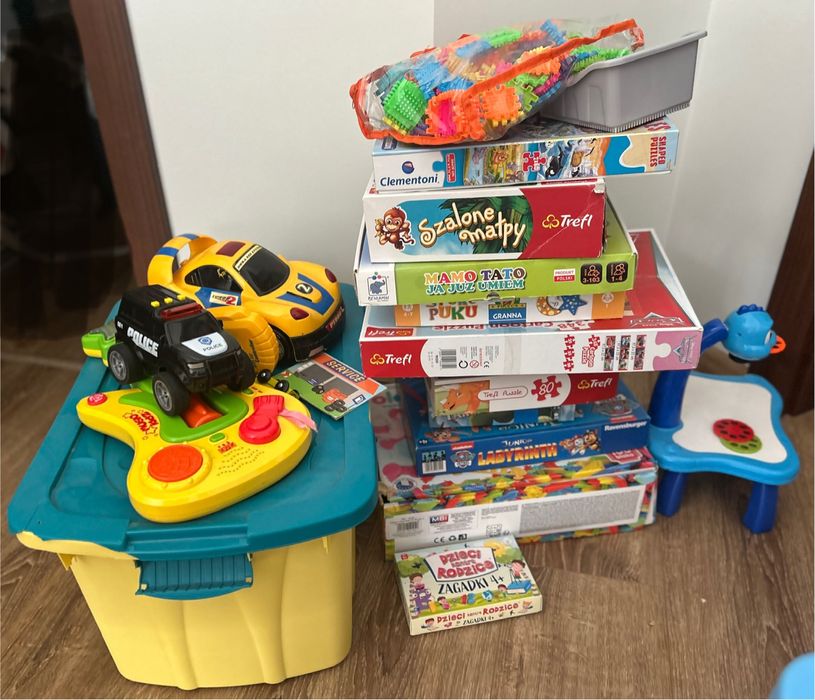 Zabawki i gry, puzzle i kolejka