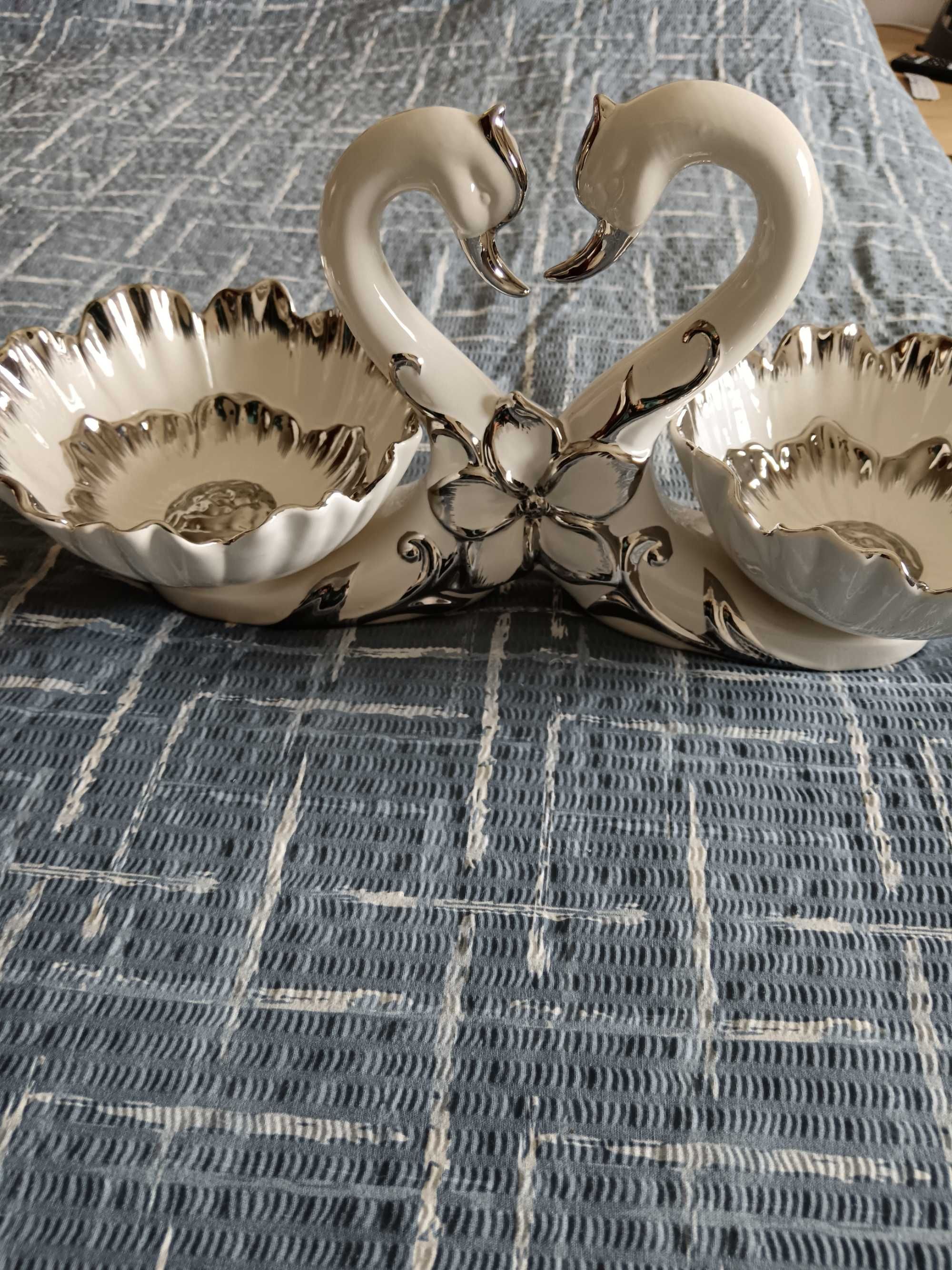 Taça Decorativa Dupla em Porcelana com Cisnes