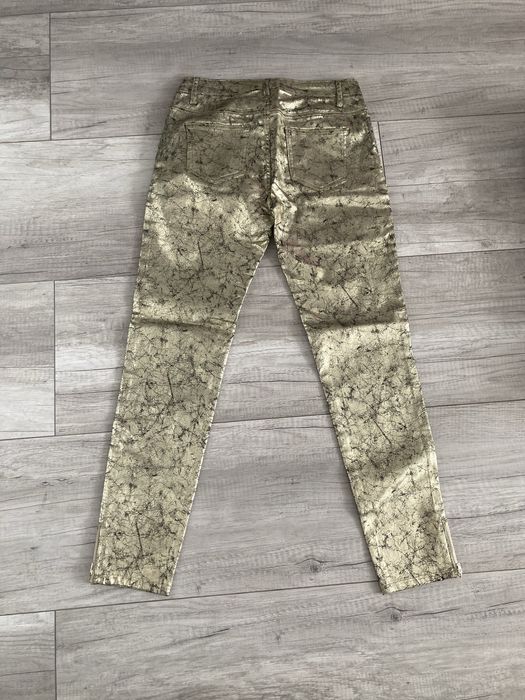 Złote spodnie z połyskiem