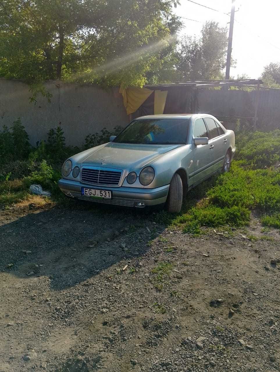 Mercedes Benz W210 E220
