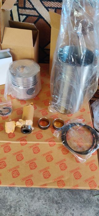 Продам комплект поршньової універсал 445