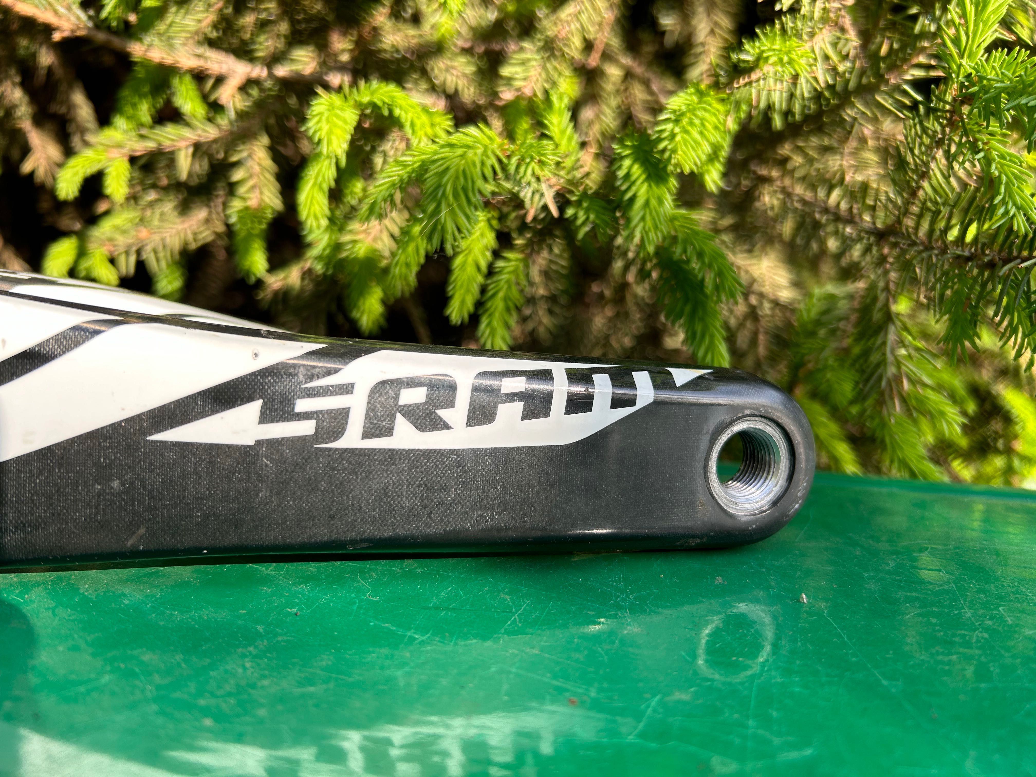 Шатуны, система Sram 2200 Carbon BB30 175mm