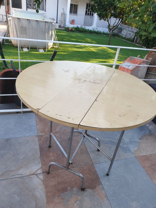 Mesa de refeição dobrável