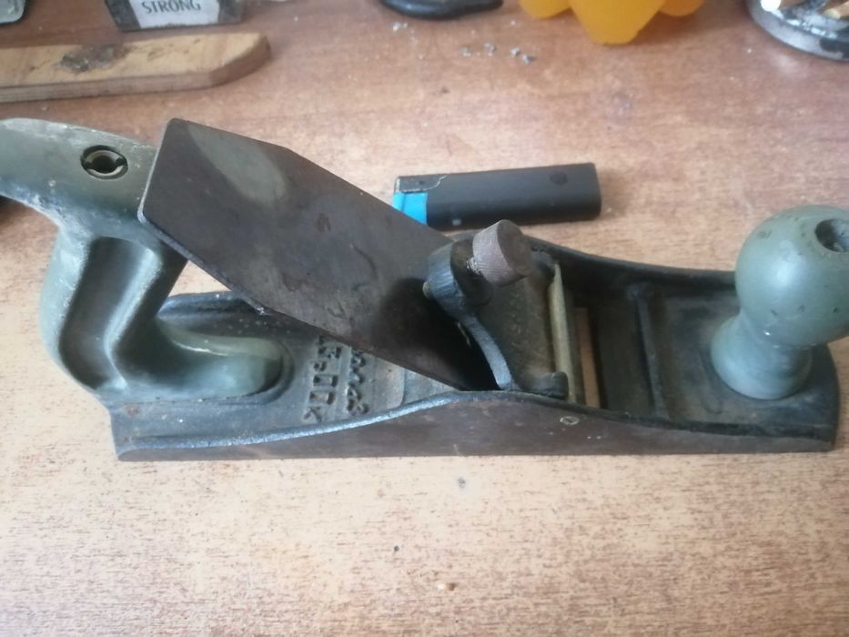 Рубанок завода Уралаз с одиночным ножом в оригинале