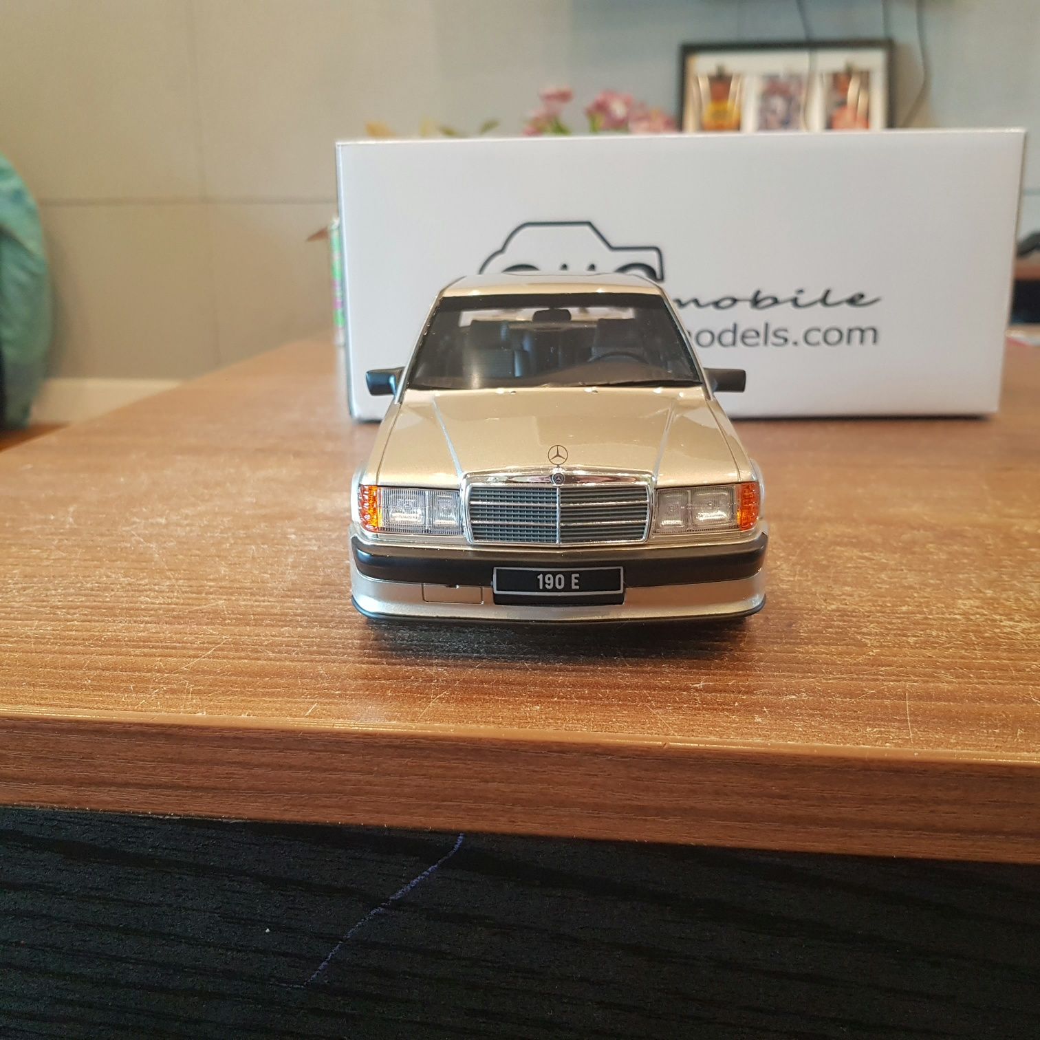 Mercedes W201 190E 2.5 16S Silver Ottomobile 1/18