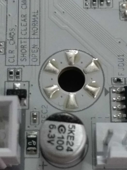 Gigabyte X870 Elite WIFI7 Ice під ремонт! на запчастини!