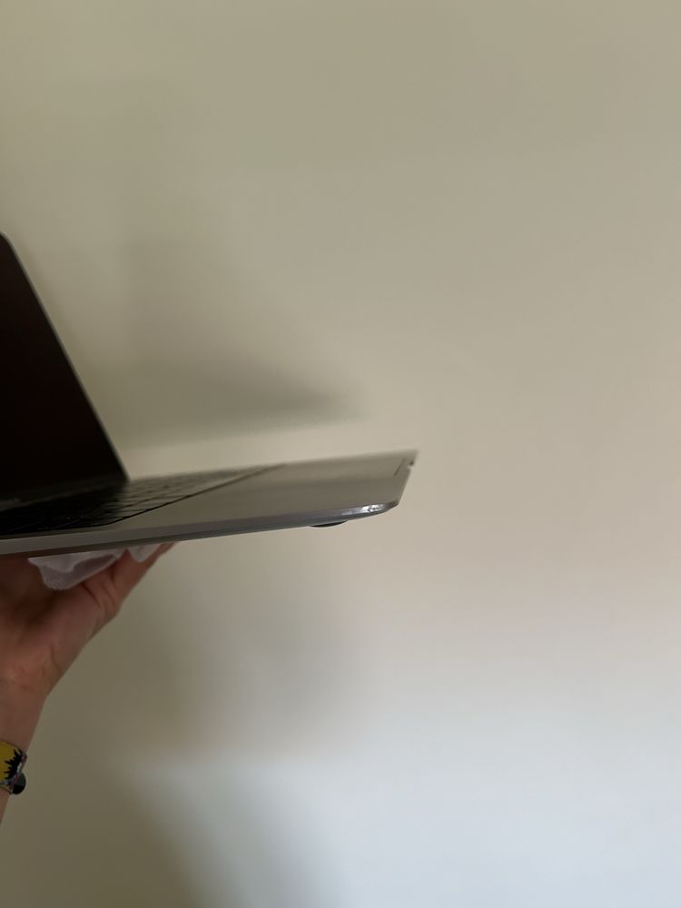 MacBook Air Retina 13″ (2018)  i5 1.6GHz / 8GB RAM / SSD - Usado