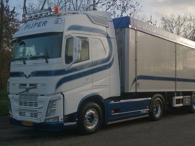Listwy boczne, miedzyosiowe  Volvo FH / FM
