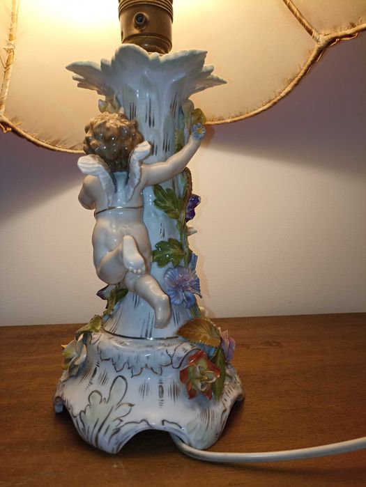 Sprzedam antyczną porcelanową lampę. Cena 380 zł