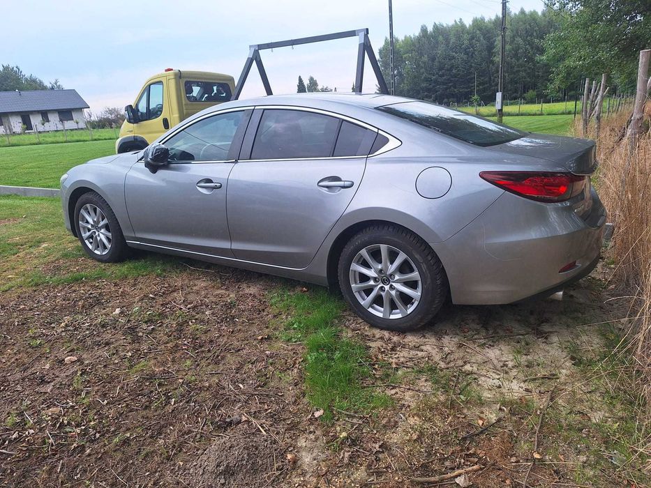 Mazda 6 ZAMIANA 2.2 diesel xenox nawigacjasedan bardzo maly przebieg