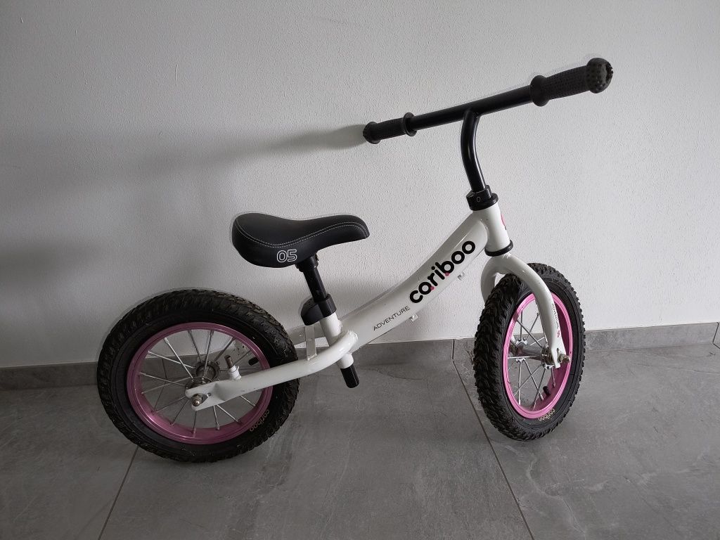Rowerek biegowy Cariboo plus kask Uvex