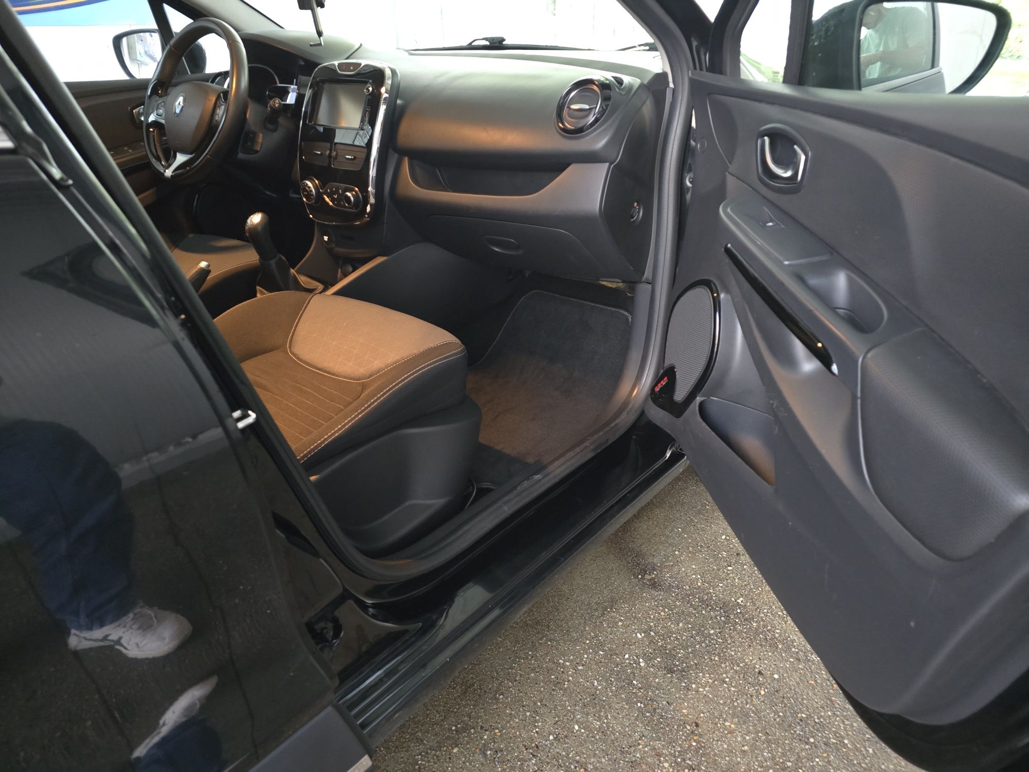Renault Clio SportsTourer Bose Edition 0.9 TCE 2015 90cv 184000km  -
