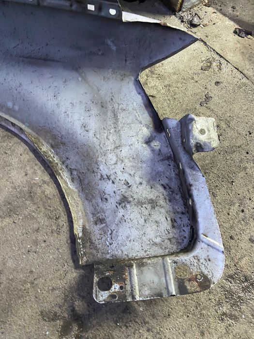 Крило переднє ліве Audi A4 B6 (2000–2004)