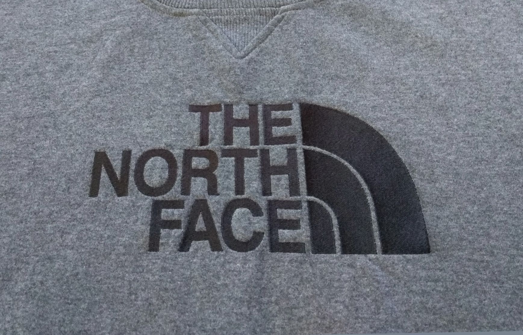 The North Face M свитшот кофта оригинал с вышитым лого