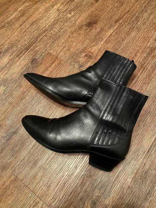 Черевики, козаки, ботильйони на каблуку