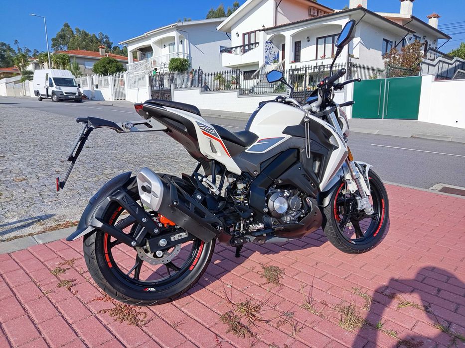 Mota Keeway RKF 125cc( práticamente nova )