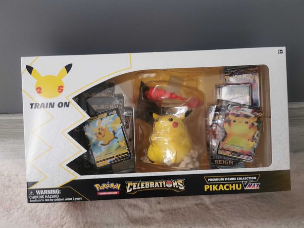 Pokemon Celebrations Premium Figure Collection Pikachu VMAX