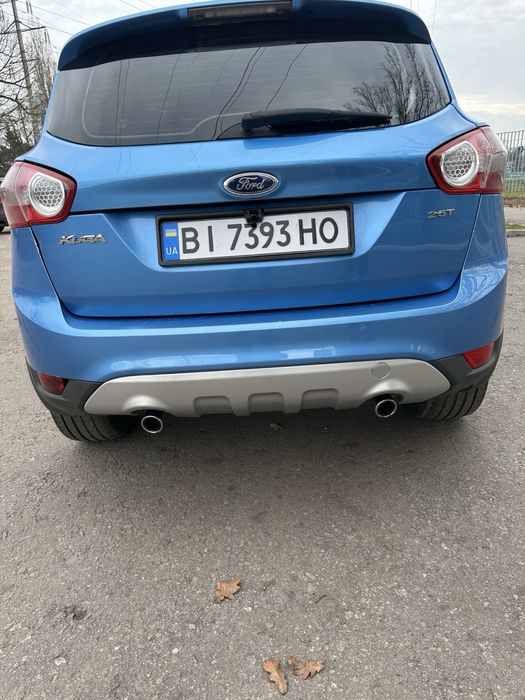 Ford Kuga бензин 2,5 2010 року