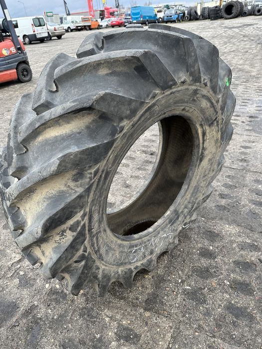 Opona 15.5/80-24 . 400/80-24 Goodyear Super Grip implement Ładowarka