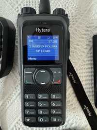 Hytera PD 985 UHF, dwa aku, mikrofonoglosnik, kabel do prog.