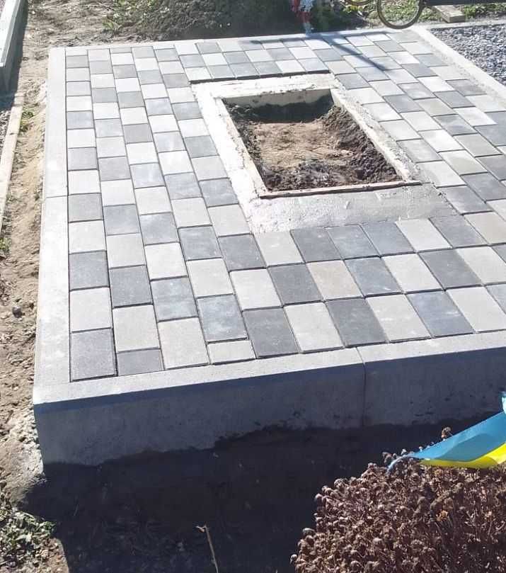 Реставрація старих пам'ятників.