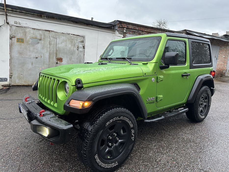 Jeep Wrangler Sport edition в ідеальному стані