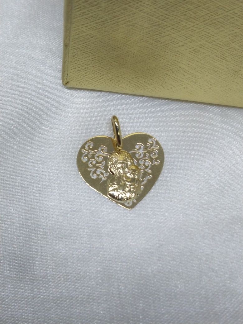 Złoty wisiorek medalik serce z Matką Boską, złoto 585