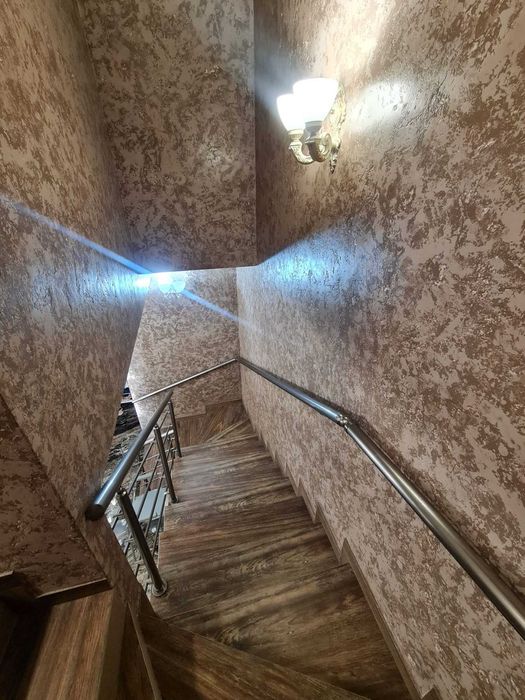 Хозяйский частный дом с гаражом на Таирова Левитана Королева